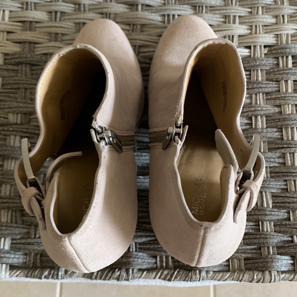Michael Kors heeled booties - Picture 7 of 9